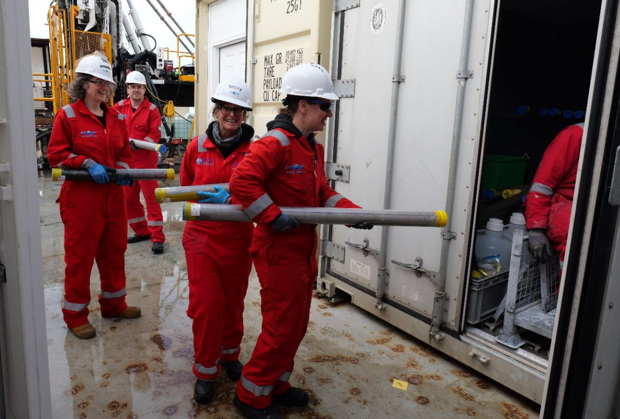 Lining up to store cores in the refrigerated reefer onboard the L/B Robert during IODP3-NSF Expedition 501 (credit Leber@ECORD)